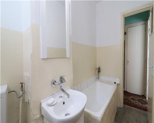 Apartament de 3 camere, etaj 1, Fara risc in Podu Ros