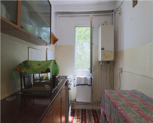 Apartament de 3 camere, etaj 1, Fara risc in Podu Ros