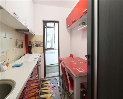 Apartament de 2 camere, Decomandat, complet renovat, Canta