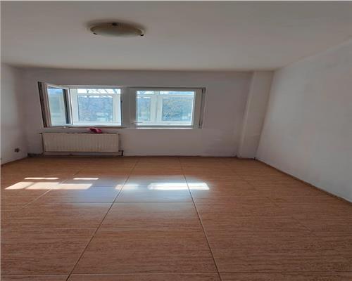 Apartament 4 camere, Podu Ros, etaj 3