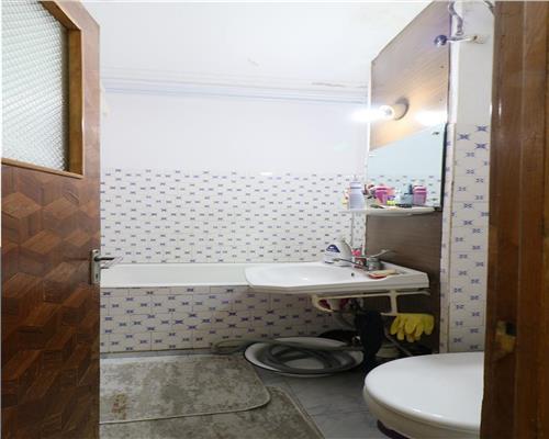 Apartament 3 camere, etaj intermediar, Podu Ros, 1001 articole