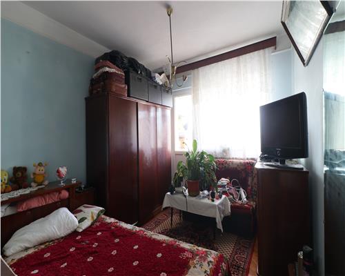 Apartament 3 camere, etaj intermediar, Podu Ros, 1001 articole