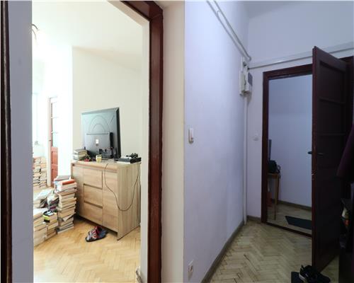 Apartament de 52 mp, str. Cuza Voda, etaj 1