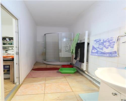 Apartament de 52 mp, str. Cuza Voda, etaj 1