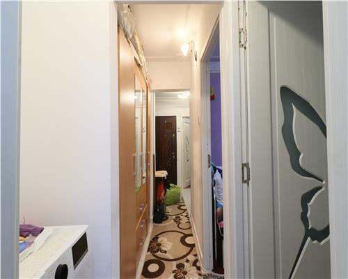 Apartament 3 camere, Decomandat, Canta, etaj 3