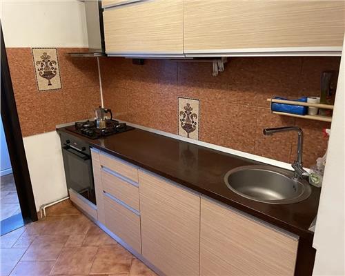 Apartament 3 camere decomandat MUTARE IMEDIATA